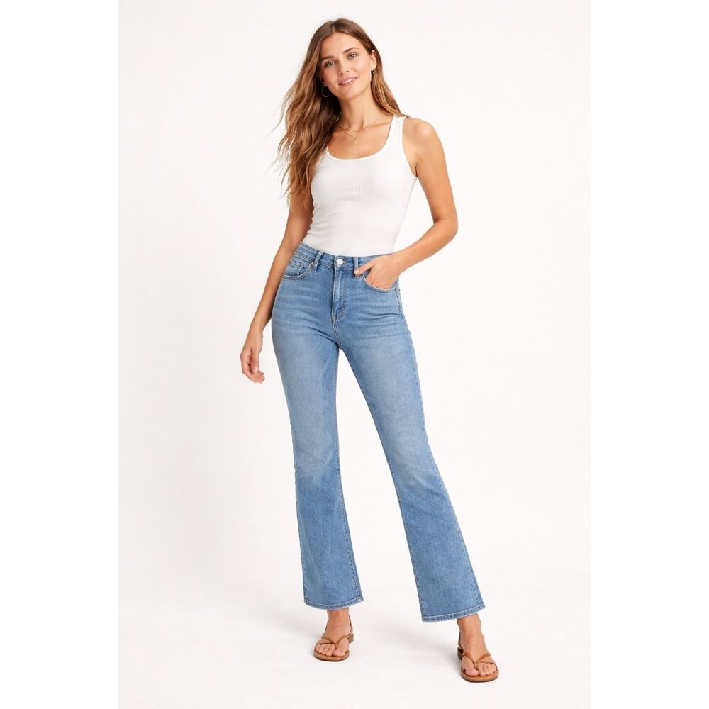 NWOT Madewell Mid Rise Kick Out Jeans Size 24 Med Wash Bohemian 90s Y2K Casual